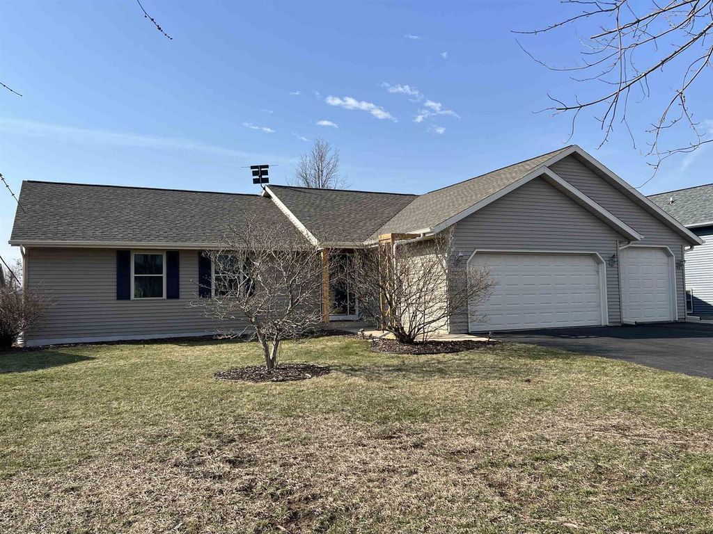 Photo of 2701 Kelso DRIVE, Janesville, WI 53546 (MLS # 2019490)