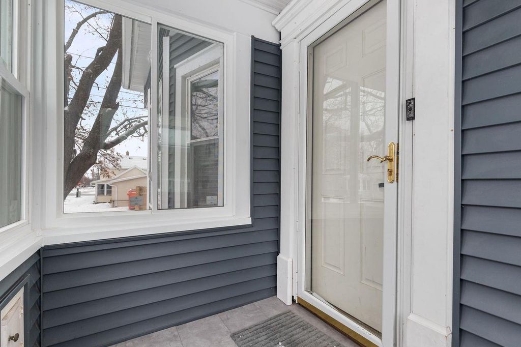 Photo of 219 W 16th AVENUE, Oshkosh, WI 54902 (MLS # 50320805)