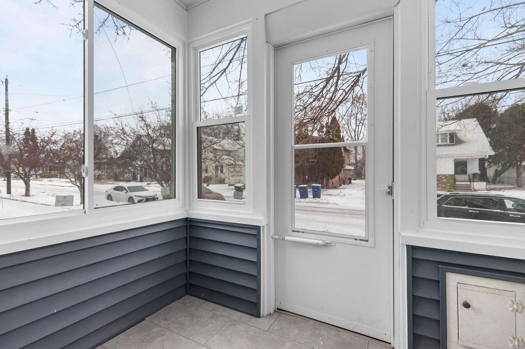 Photo of 219 W 16th AVENUE, Oshkosh, WI 54902 (MLS # 50320805)