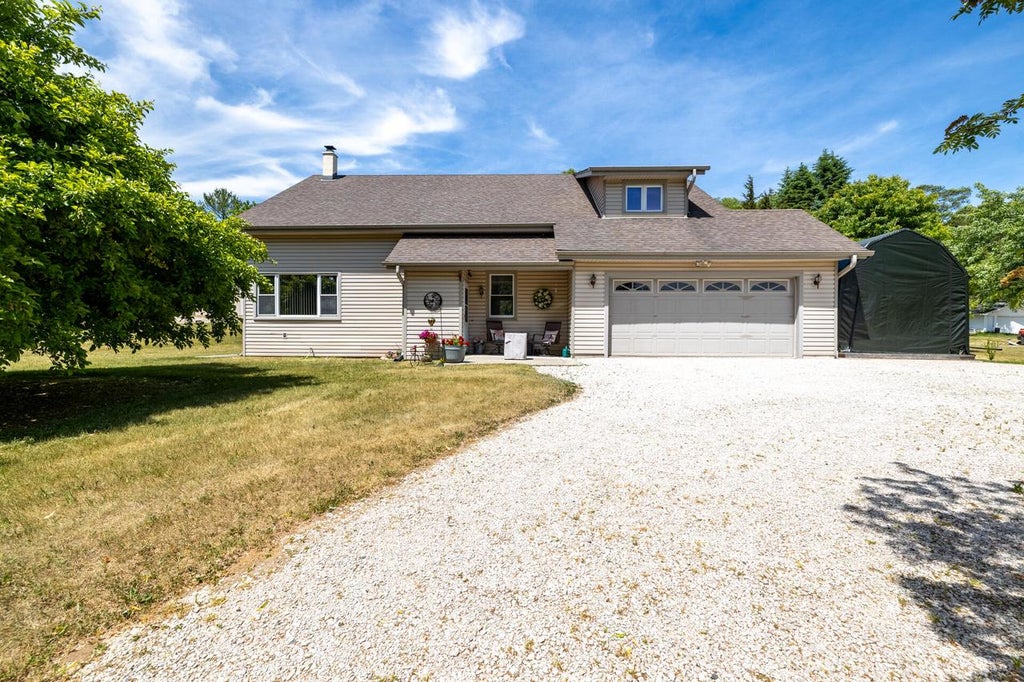 Photo of N128W17358 Holy Hill ROAD, Germantown, WI 53022 (MLS # 1967389)