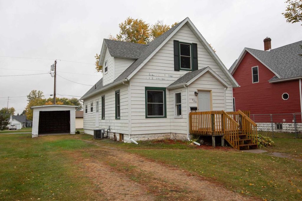 Photo of N65W38124 Woodlake DRIVE, Oconomowoc, WI 53066 (MLS # 1945098)