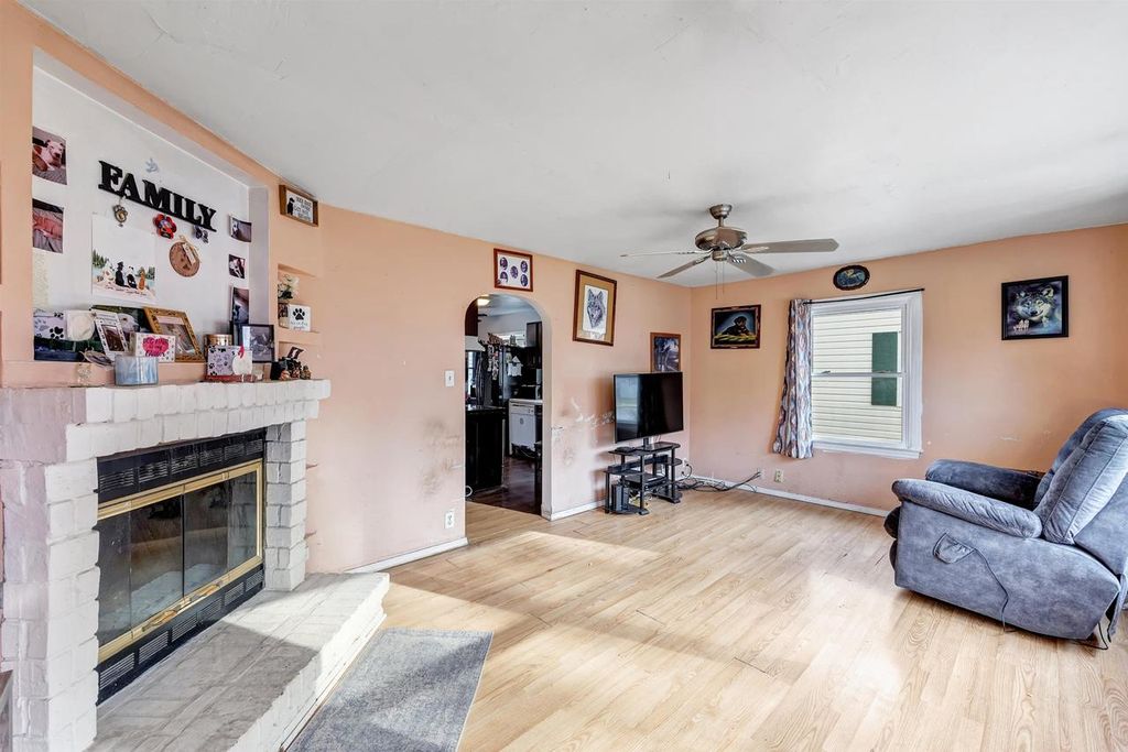 Photo of 1209 Weise STREET, Green Bay, WI 54302 (MLS # 50318495)