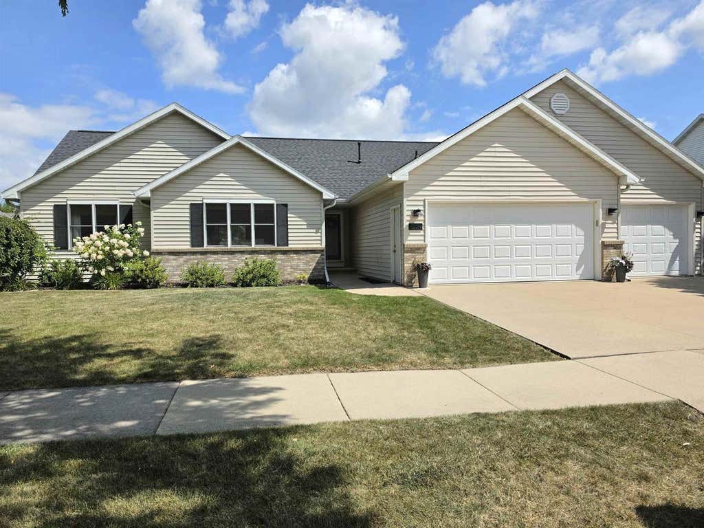 Photo of 3226 E Greenleaf DRIVE, Appleton, WI 54913 (MLS # 50331143)