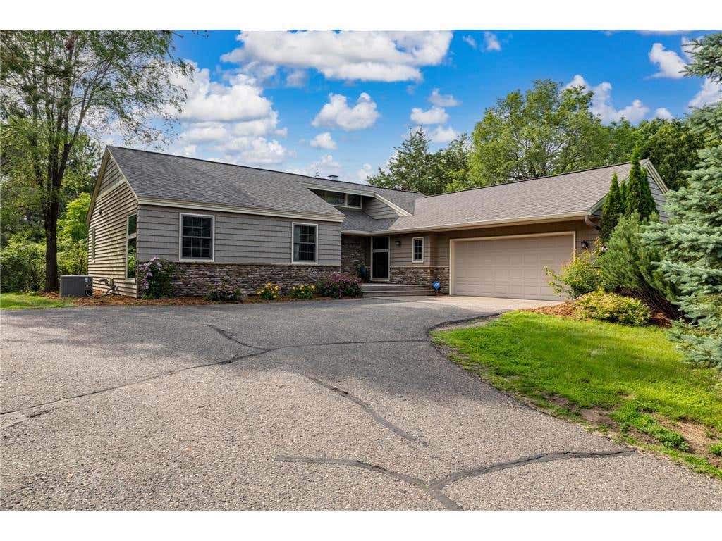 Photo of 416 N Glover ROAD, Hudson, WI 54016 (MLS # 7089149)