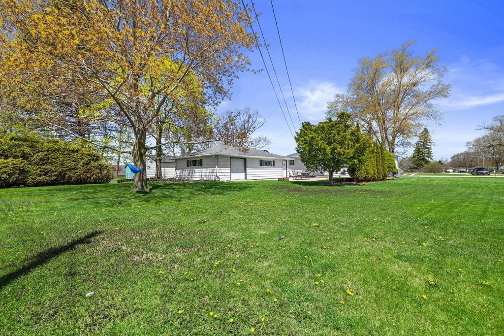 Photo of 2849 Arrowhead STREET, Racine, WI 53402 (MLS # 1960147)