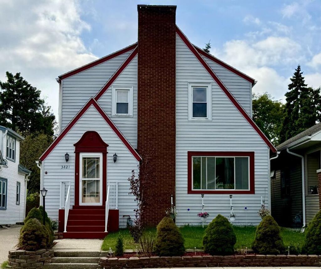 Photo of 3821 Kinzie AVENUE, Racine, WI 53405 (MLS # 1939397)