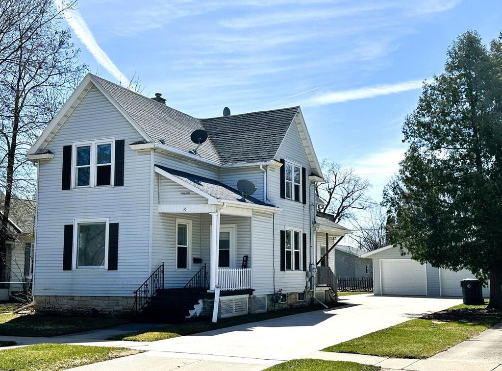 Photo of 16 E 11th STREET, Fond Du Lac, WI 54935 (MLS # 50323457)