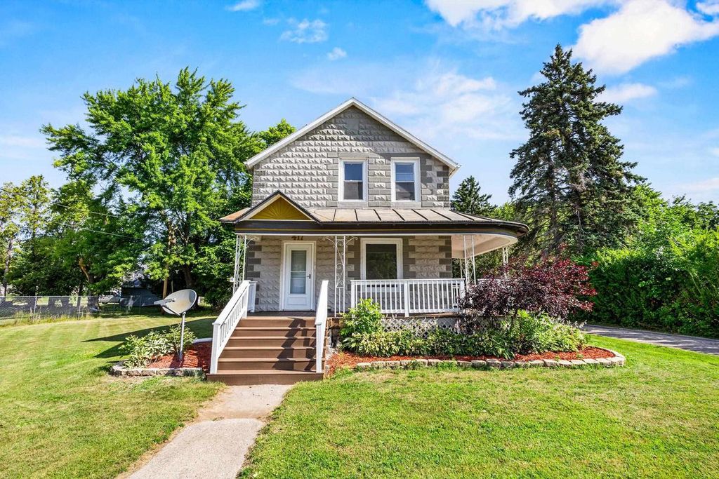 Photo of 417 Madison STREET, Oconto, WI 54153 (MLS # 50329755)