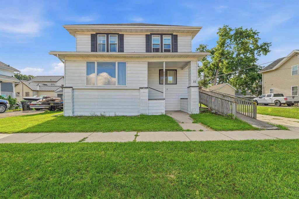 Photo of 10 N Watertown STREET, Waupun, WI 53963 (MLS # 2031428)