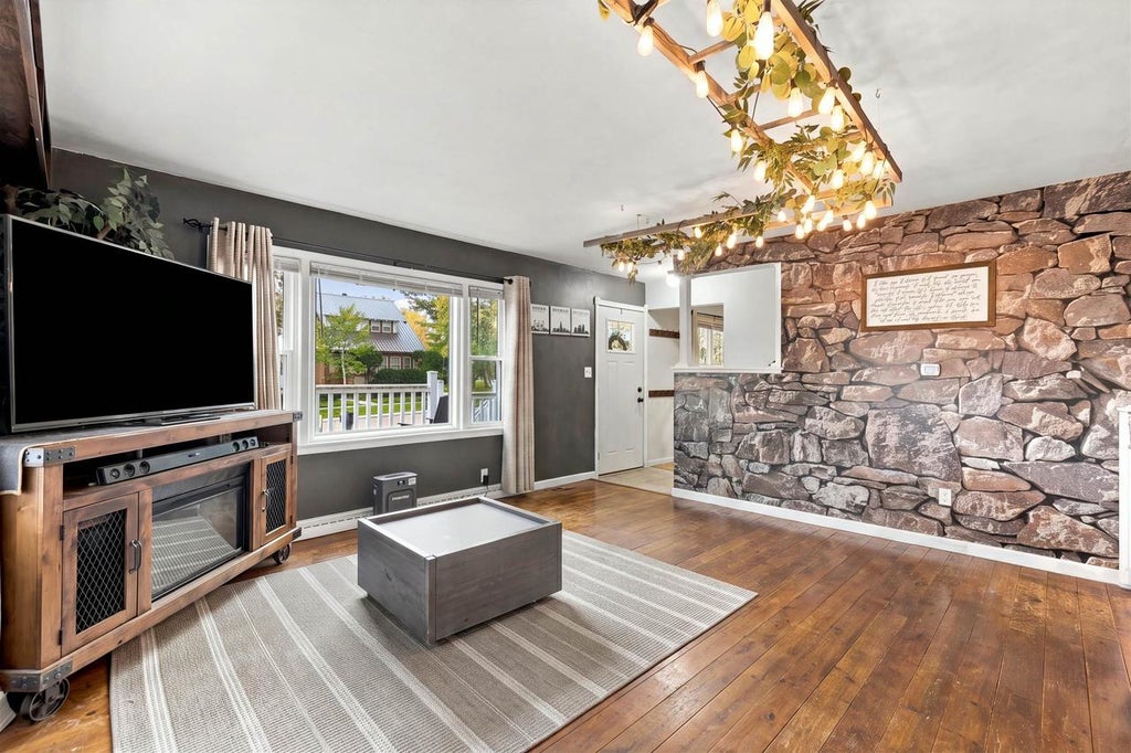 Photo of 406 W Water STREET, Cambridge, WI 53523 (MLS # 2035561)