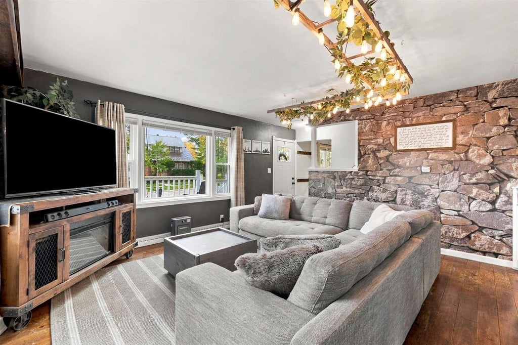 Photo of 406 W Water STREET, Cambridge, WI 53523 (MLS # 2035561)