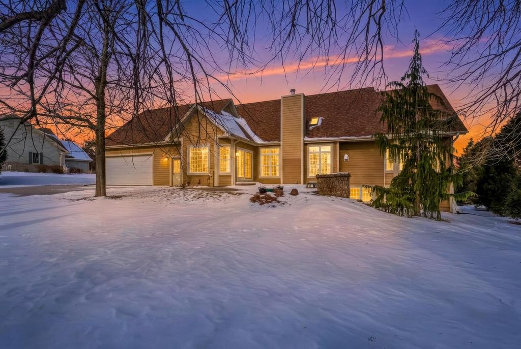 Photo of N97W14613 Rimrock ROAD, Germantown, WI 53022 (MLS # 1948007)