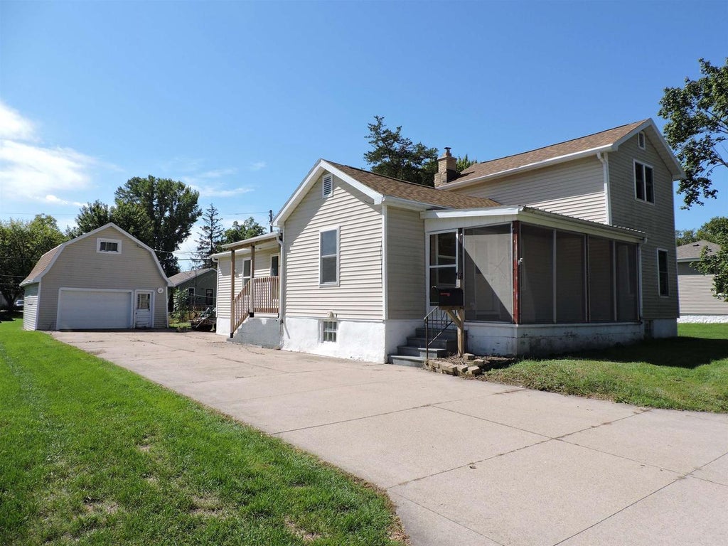 Photo of 236 E Huron STREET, Omro, WI 54963 (MLS # 50332511)