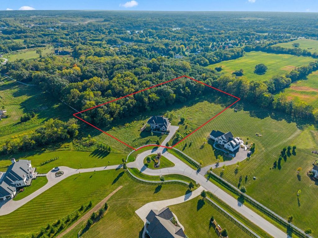 Photo of W339S271 Foxtail COURT, Oconomowoc, WI 53066 (MLS # 1946544)