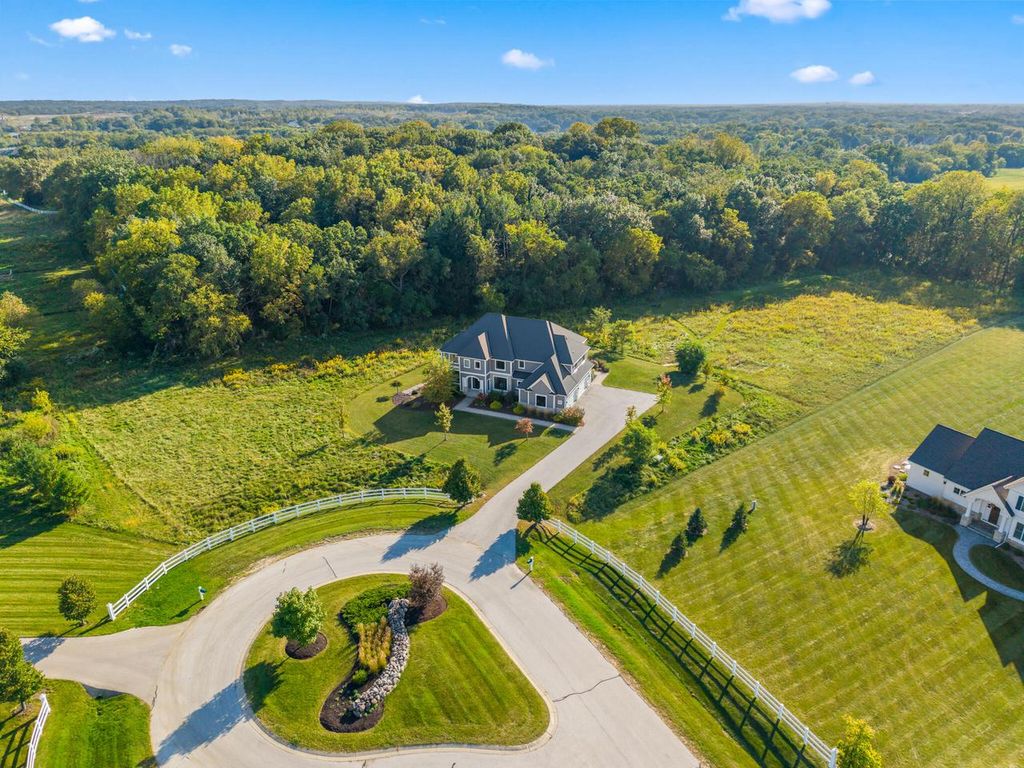 Photo of W339S271 Foxtail COURT, Oconomowoc, WI 53066 (MLS # 1946544)