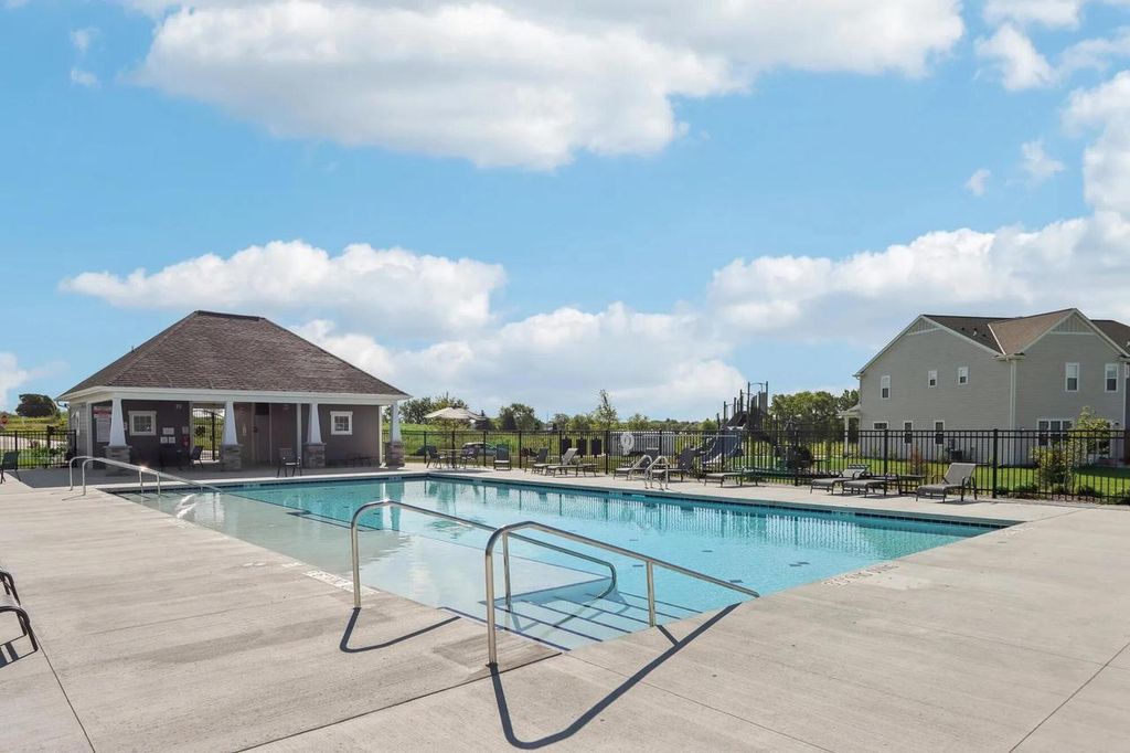 Photo of N67W25382 Breckenridge ROAD, Sussex, WI 53089 (MLS # 1954792)