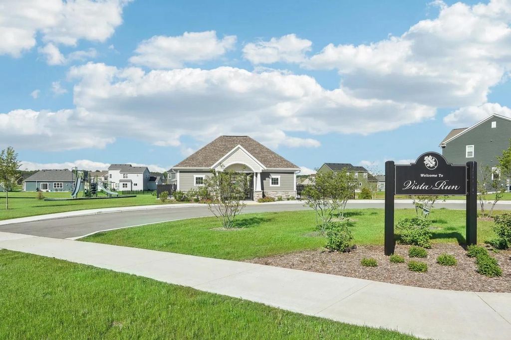 Photo of N67W25382 Breckenridge ROAD, Sussex, WI 53089 (MLS # 1954792)