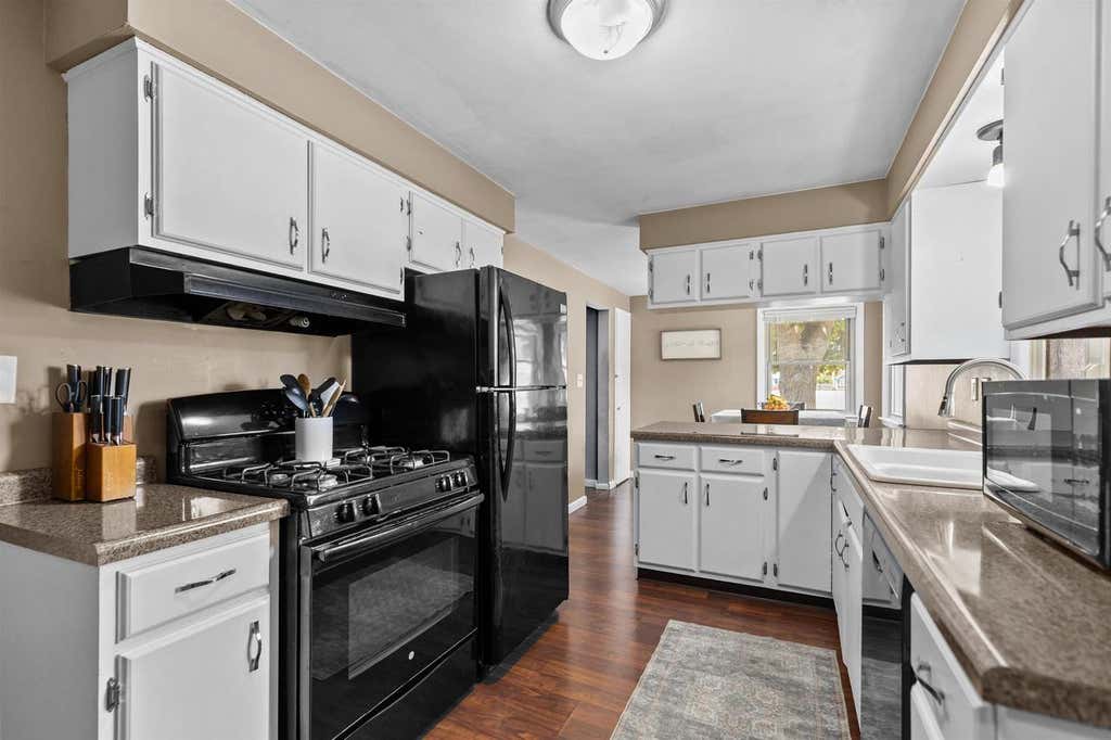 Photo of 1125 Coolidge AVENUE, Oshkosh, WI 54902 (MLS # 50326929)
