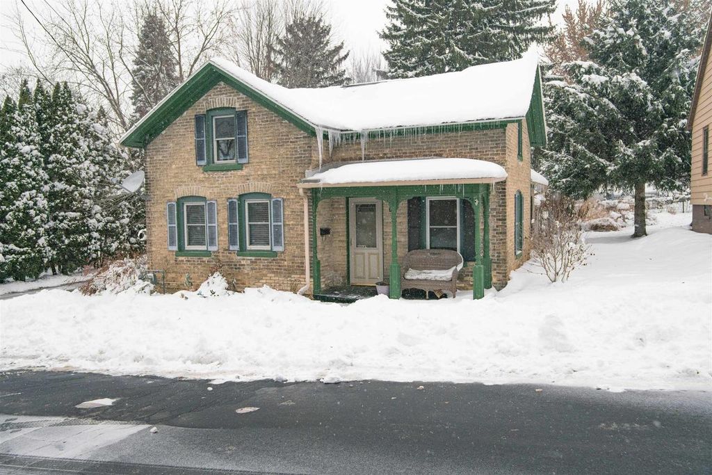 Photo of 114 E Green STREET, Watertown, WI 53098 (MLS # 2013273)