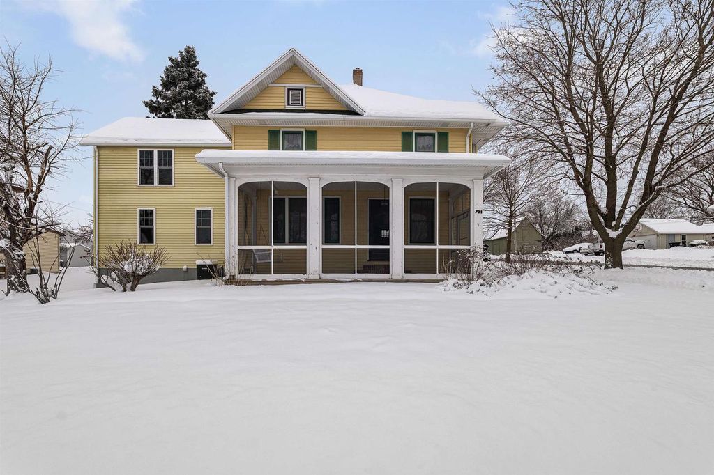 Photo of 701 N Center STREET, Beaver Dam, WI 53916 (MLS # 2009863)