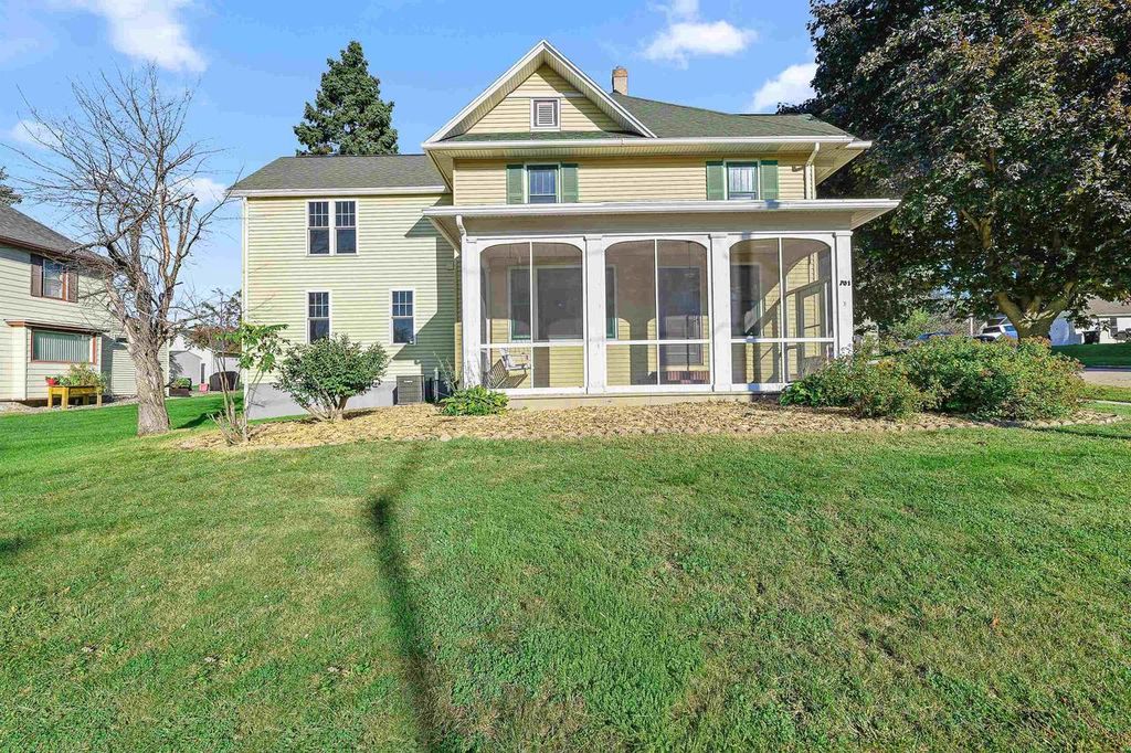 Photo of 701 N Center STREET, Beaver Dam, WI 53916 (MLS # 2009863)