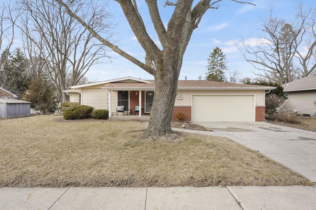 Photo of 5526 Englewood ROAD, Madison, WI 53705 (MLS # 2016496)