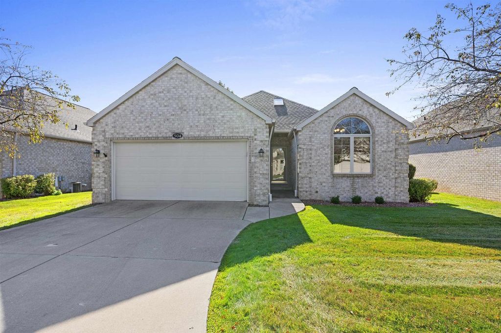 Photo of 504 S Langlade COURT #21, Green Bay, WI 54301 (MLS # 50315194)