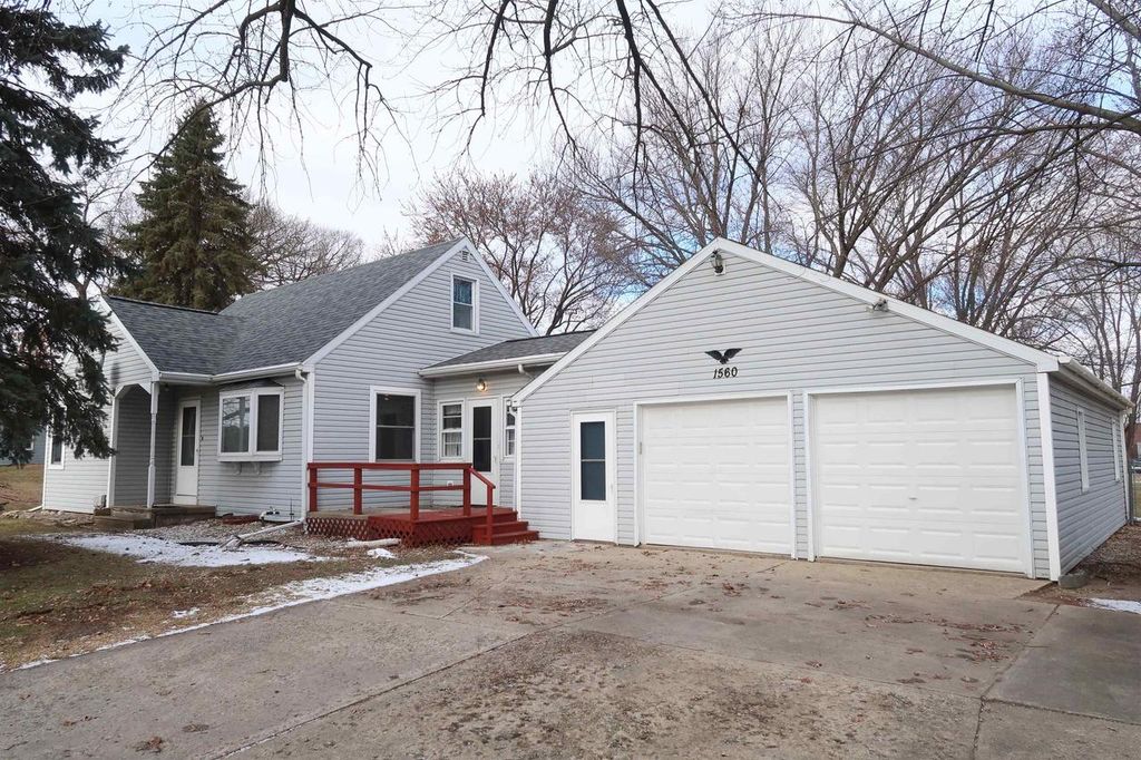 Photo of 1560 WINDSOR STREET, Sun Prairie, WI 53590 (MLS # 2013672)