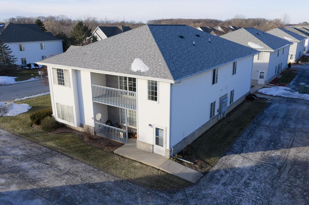 Photo of 903 Fox Creek DRIVE #3, Watertown, WI 53098 (MLS # 1945606)