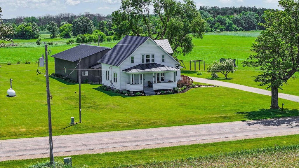 Photo of N1836 County Road A, Waupaca, WI 54981 (MLS # 50334308)