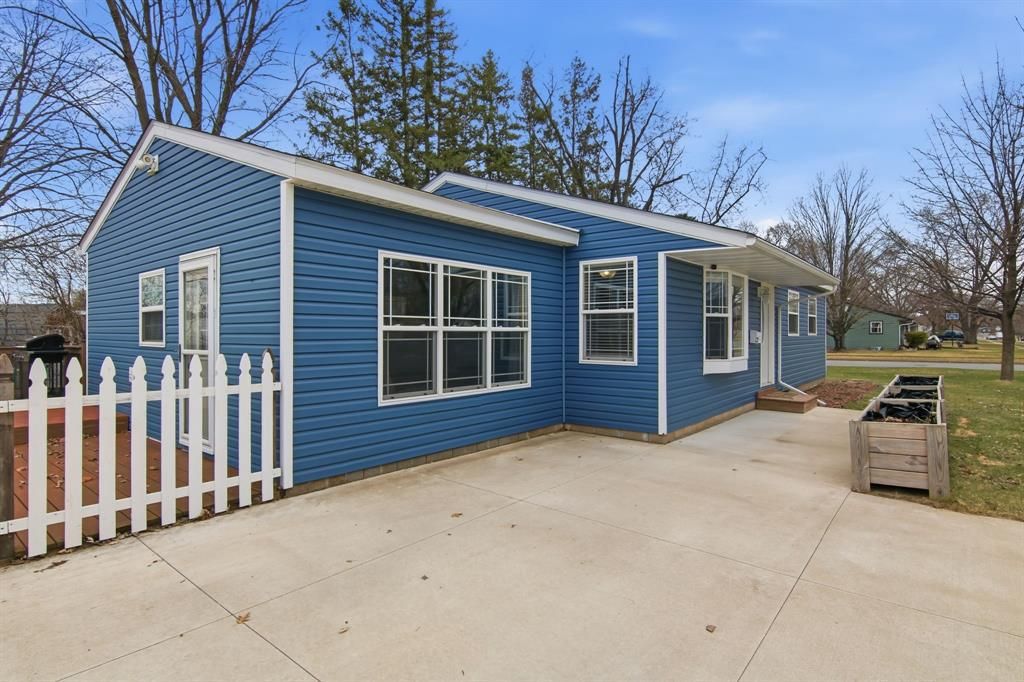 Photo of 211 11th STREET, Altoona, WI 54720 (MLS # 1599885)