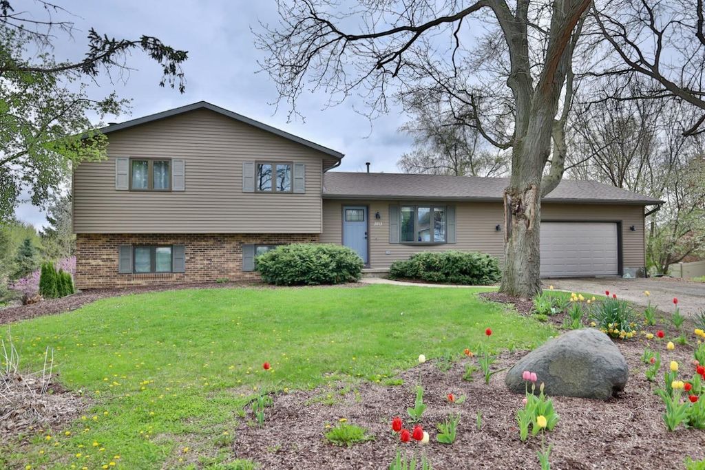 Photo of 2613 Cochise TRAIL, Fitchburg, WI 53711 (MLS # 2021662)