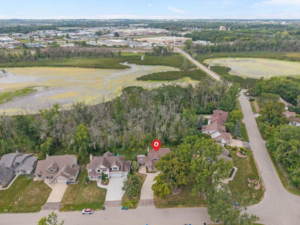 Photo of 2238 Woodlawn LANE, Appleton, WI 54914 (MLS # 50331742)
