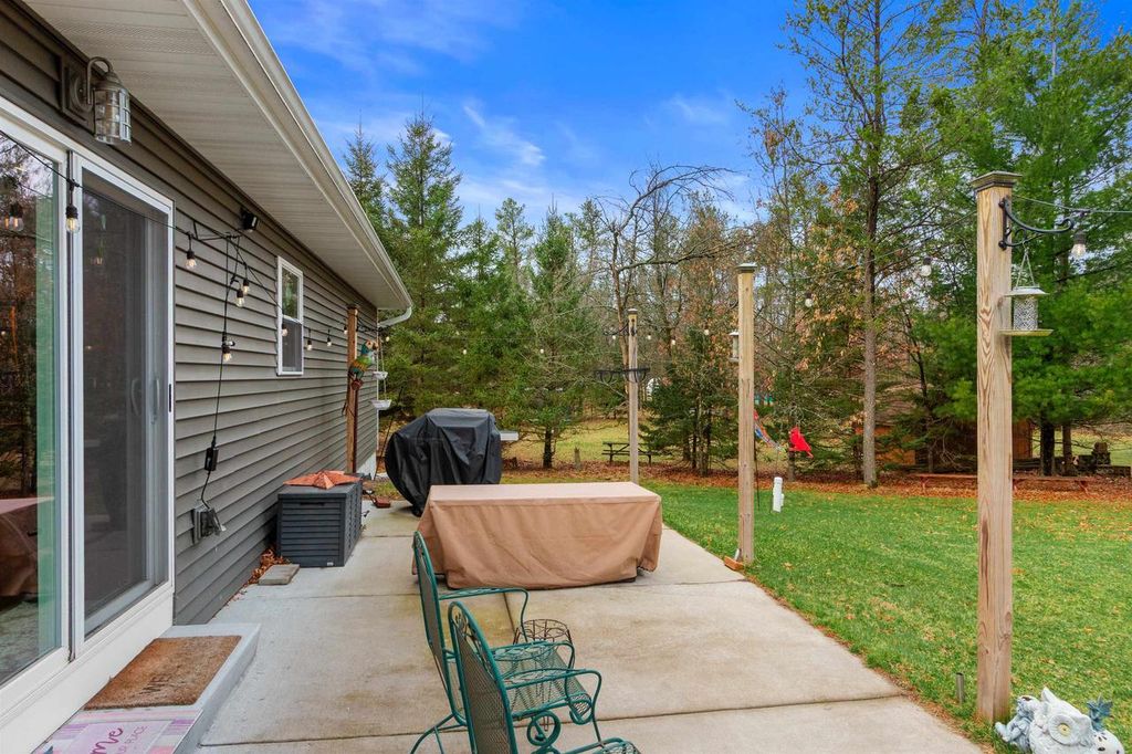 Photo of 317 Somerset COURT, Nekoosa, WI 54457 (MLS # 2020493)