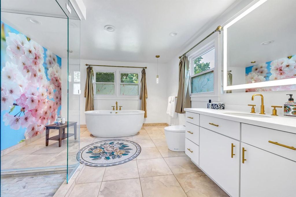 Photo of 1014 Laverne DRIVE, Green Bay, WI 54311 (MLS # 50318488)