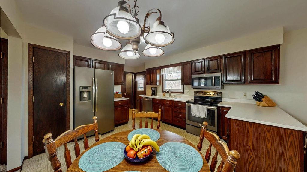 Photo of 532 N Stevens AVENUE, Jefferson, WI 53549 (MLS # 1955000)