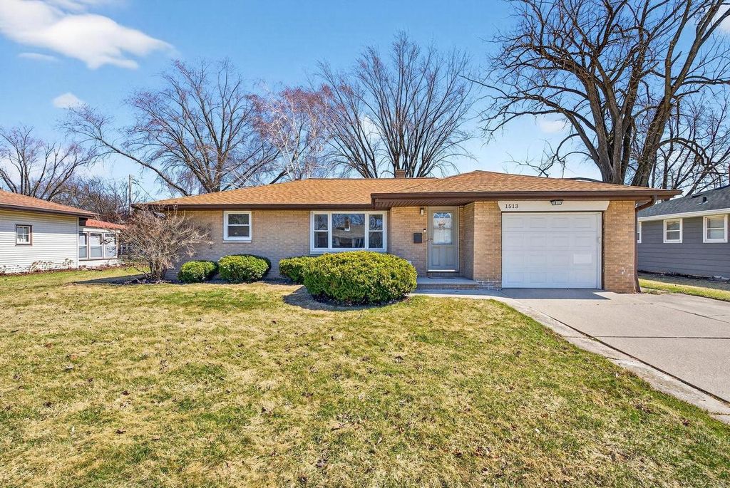 Photo of 1513 Beauchamp STREET, Green Bay, WI 54304 (MLS # 50323679)