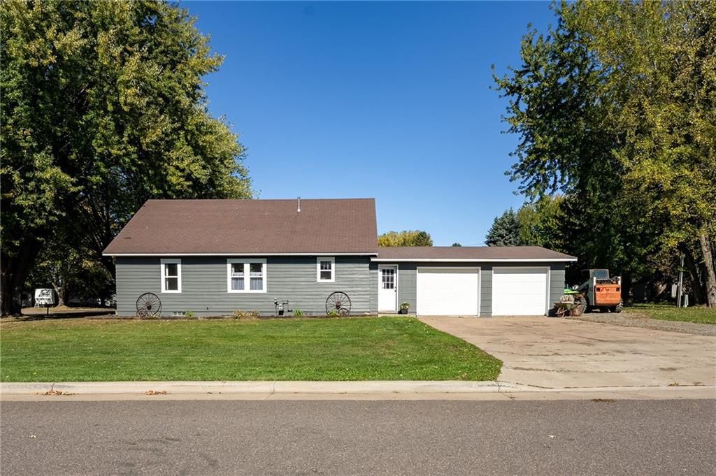 Photo of 700 Washington STREET, Thorp, WI 54771 (MLS # 1596384)