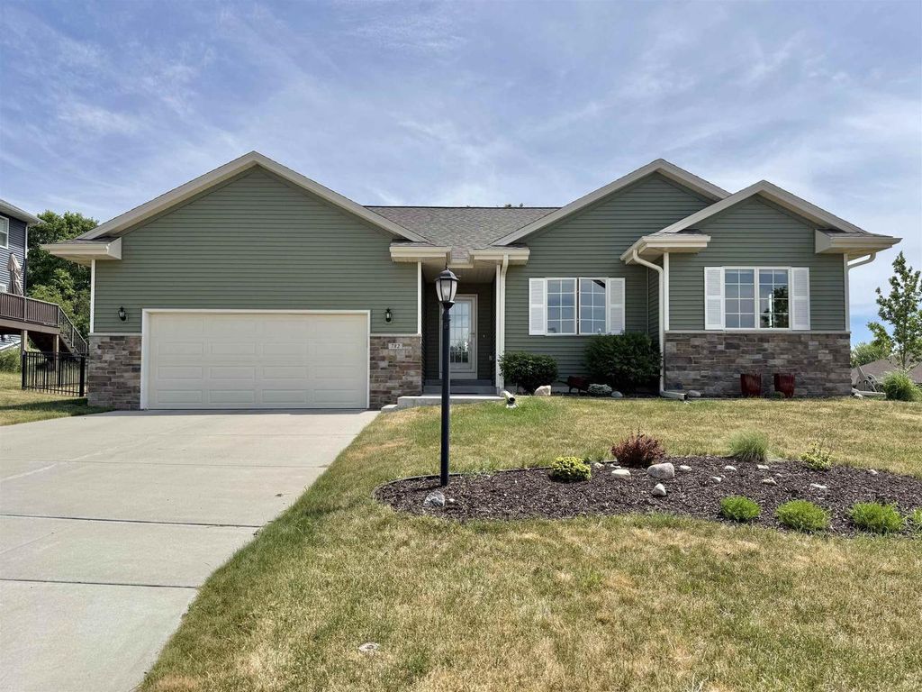 Photo of 782 Waveland AVENUE, Janesville, WI 53548 (MLS # 2025035)