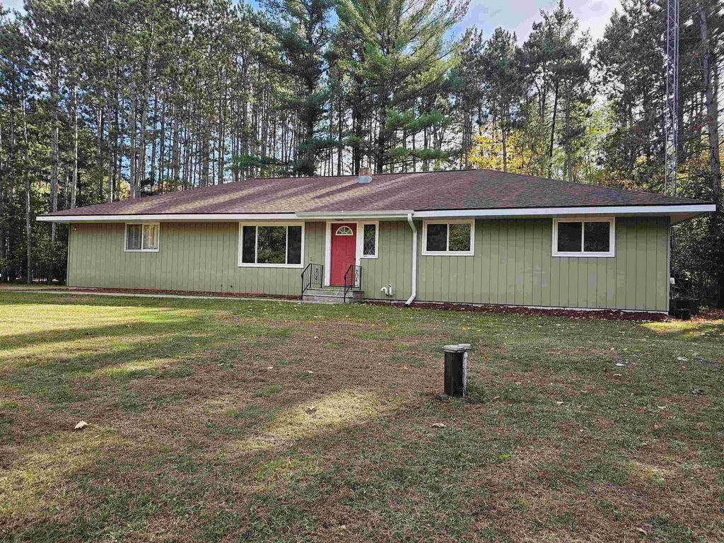 Photo of N2071 Mary Jane CIRCLE, Waupaca, WI 54981 (MLS # 50317048)