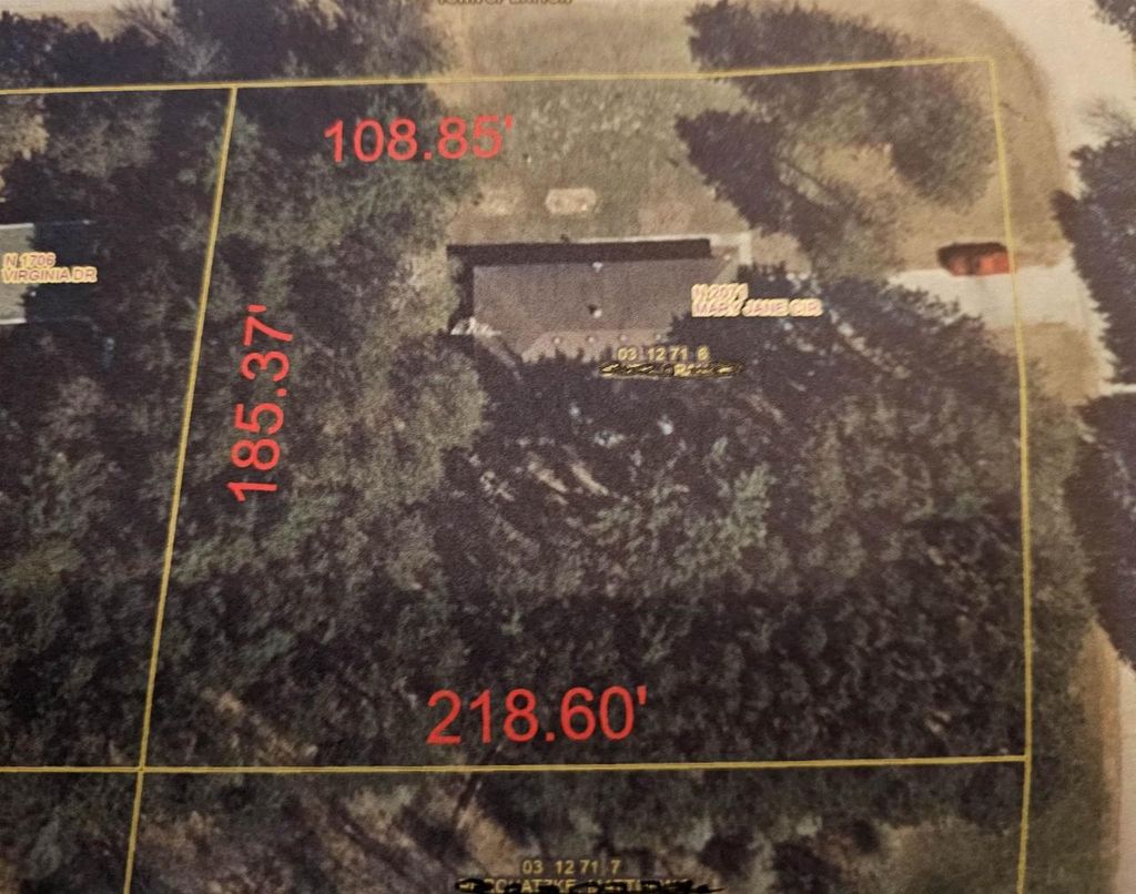 Photo of N2071 Mary Jane CIRCLE, Waupaca, WI 54981 (MLS # 50317048)