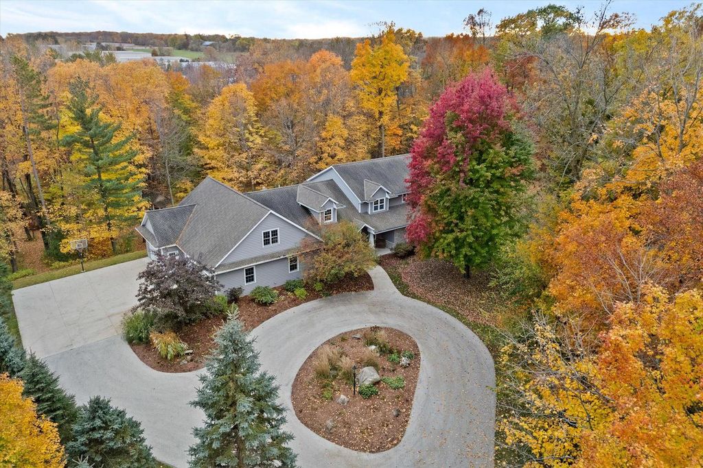 Photo of 2490 S River ROAD, West Bend, WI 53095 (MLS # 1940806)