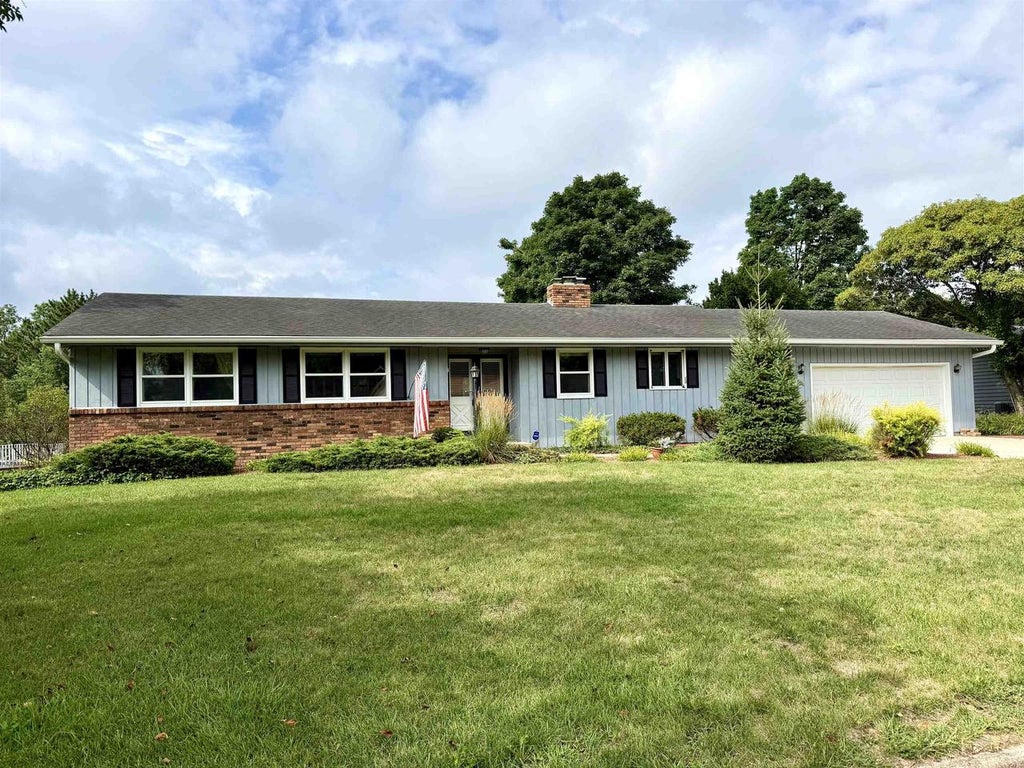 Photo of 921 Park Ridge ROAD, Janesville, WI 53546 (MLS # 2029899)