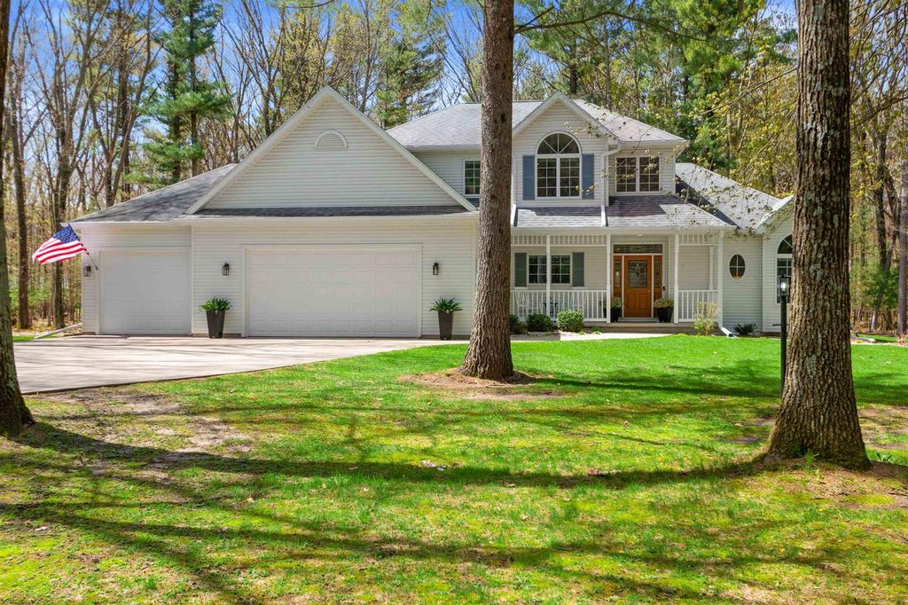 Photo of N1996 Majestic Pines CIRCLE, Wautoma, WI 54982 (MLS # 50324903)