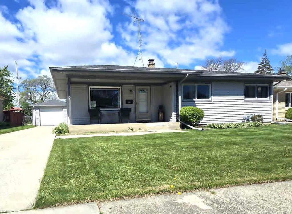 Photo of 1930 Saturn AVENUE, Racine, WI 53404 (MLS # 1962368)