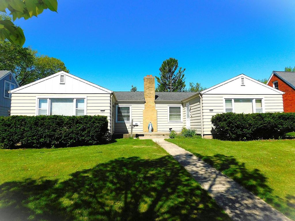 Photo of 5341 N 49th STREET #5343, Milwaukee, WI 53218 (MLS # 1962982)