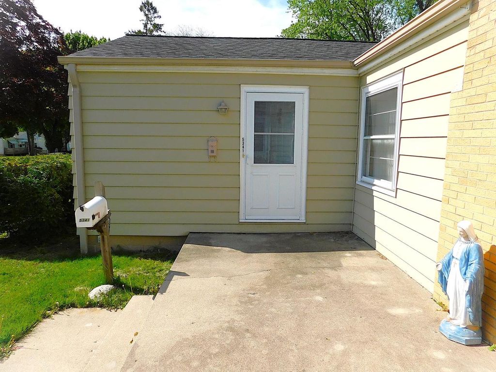 Photo of 5341 N 49th STREET #5343, Milwaukee, WI 53218 (MLS # 1962982)