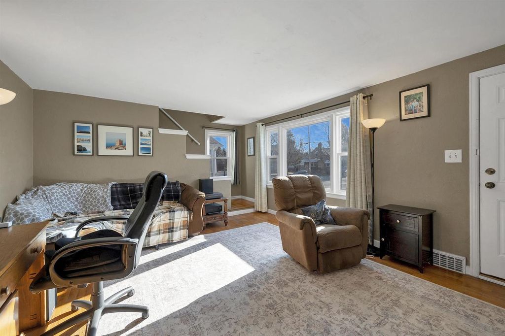 Photo of 658 Appleton ROAD, Menasha, WI 54952 (MLS # 50322261)