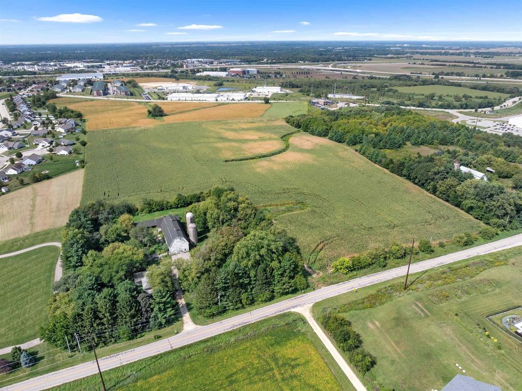 Photo of 1610 Town Hall ROAD, Beloit, WI 53511 (MLS # 2008915)