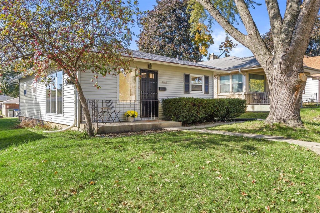 Photo of 3809 N 79th STREET, Milwaukee, WI 53222 (MLS # 1985426)